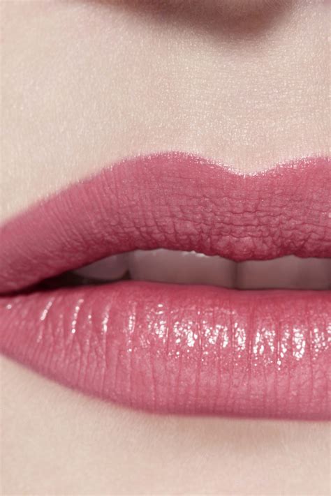 chanel makeup lips.